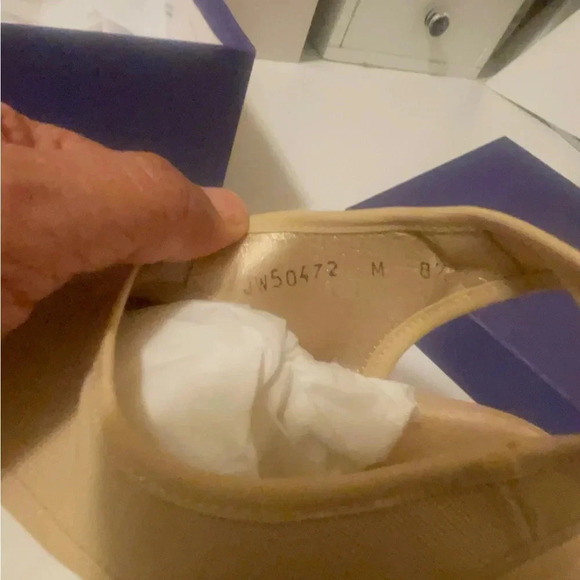 Stuart weitzmen soft starchy sandal with strong sole and heels chic and comfy - Picture 11 of 16